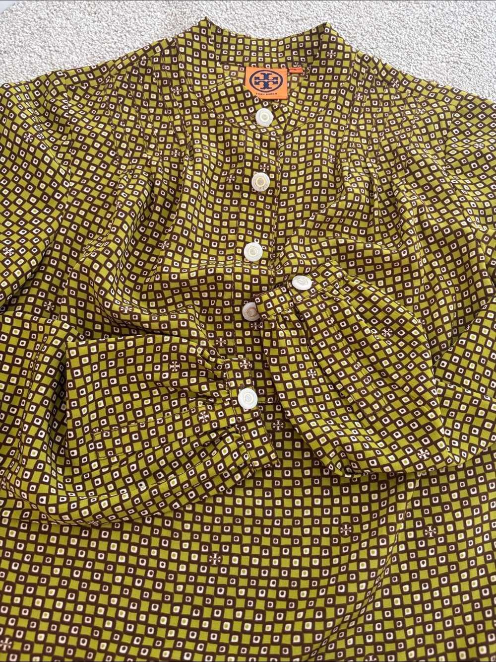 Beautiful Silk Tory Burch Olive and Brown logo silk Button-Front Blouse. Size 2. - Picture 3 of 9